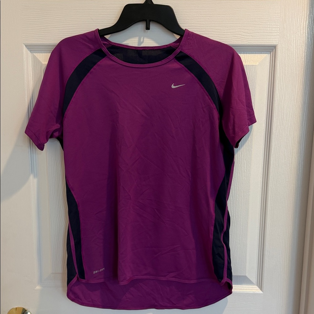 Nike Women's Purple and Dark Blue Short Sleeve Tee